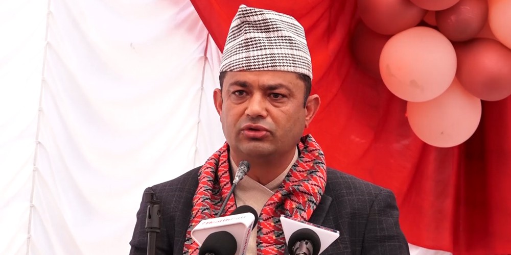 सबै ठाउँका फार्मेसीहरुको निरीक्षण गर्न आवश्यक रहेको स्वास्थ्यमन्त्री गिरीको भनाइ